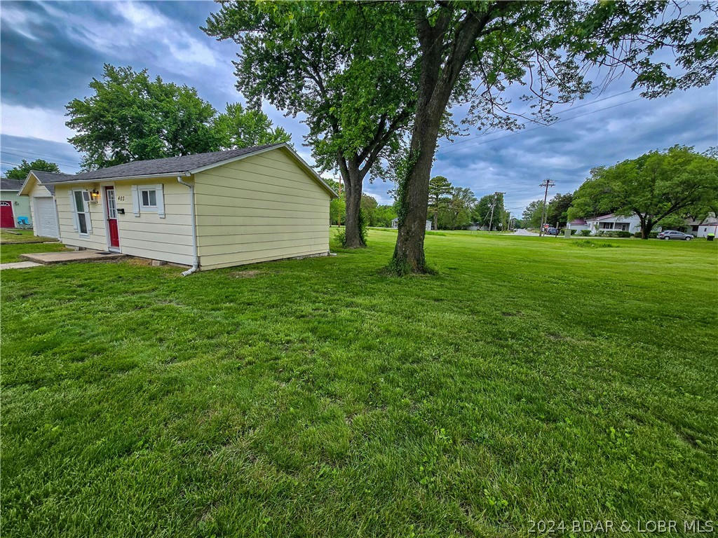 403 N FISHER ST, VERSAILLES, MO 65084, photo 1 of 43